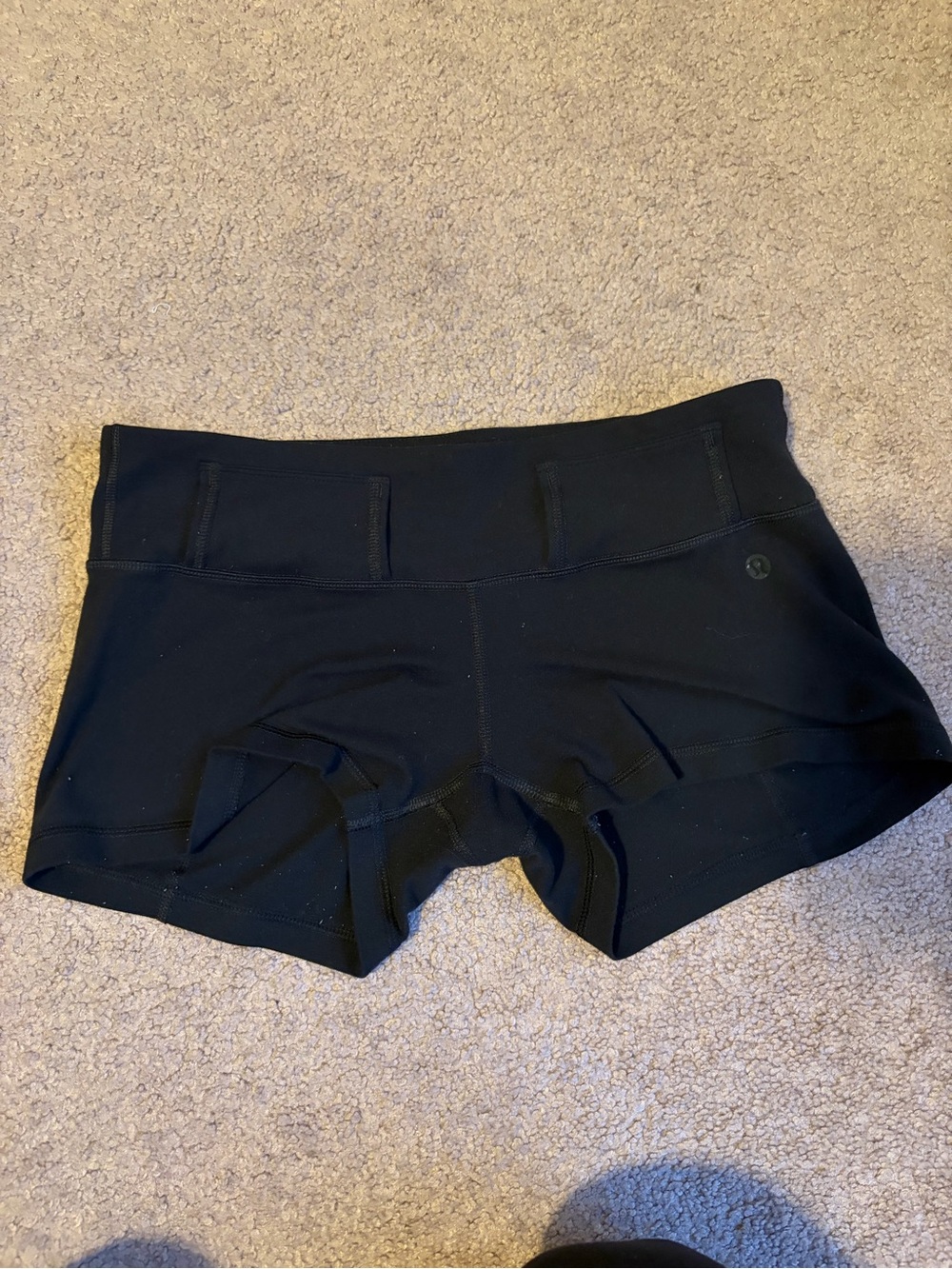 🍁 LULULEMON - Small Black Shorts